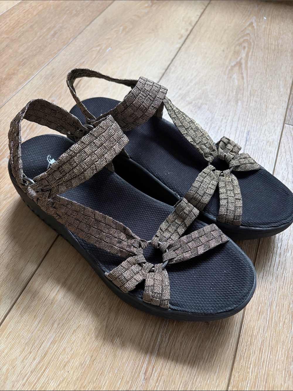 Corkys women's Quickstep Gold Metallic size 7 wedge Sandals